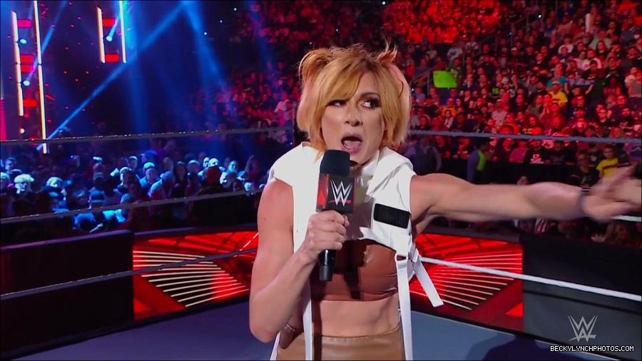 WWE_Monday_Night_RAW_2022_07_18_720p_HDTV_x264-Star_mkv_000574650.jpg