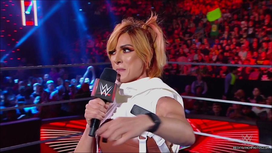 WWE_Monday_Night_RAW_2022_07_18_720p_HDTV_x264-Star_mkv_000578650.jpg