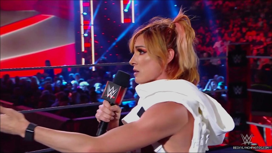 WWE_Monday_Night_RAW_2022_07_18_720p_HDTV_x264-Star_mkv_000579450.jpg