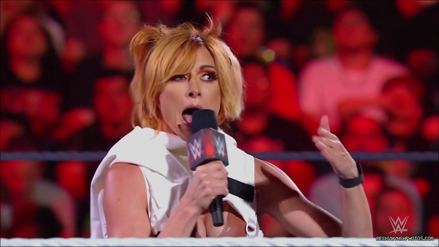 WWE_Monday_Night_RAW_2022_07_18_720p_HDTV_x264-Star_mkv_000581450.jpg