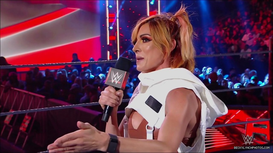 WWE_Monday_Night_RAW_2022_07_18_720p_HDTV_x264-Star_mkv_000582250.jpg