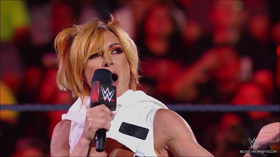 WWE_Monday_Night_RAW_2022_07_18_720p_HDTV_x264-Star_mkv_000588250.jpg