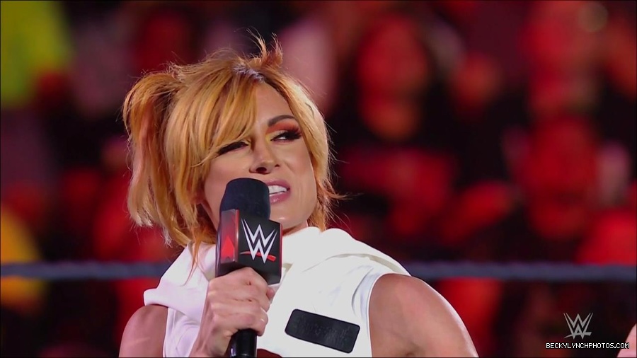 WWE_Monday_Night_RAW_2022_07_18_720p_HDTV_x264-Star_mkv_000589850.jpg
