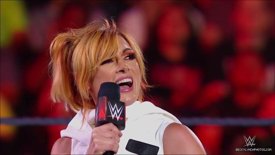 WWE_Monday_Night_RAW_2022_07_18_720p_HDTV_x264-Star_mkv_000590650.jpg