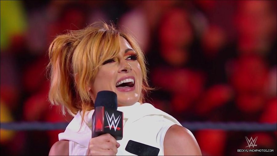 WWE_Monday_Night_RAW_2022_07_18_720p_HDTV_x264-Star_mkv_000591050.jpg