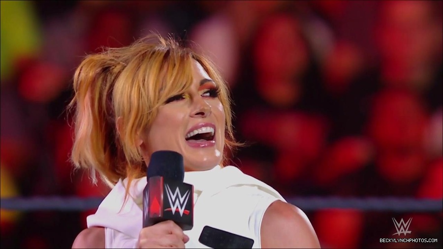 WWE_Monday_Night_RAW_2022_07_18_720p_HDTV_x264-Star_mkv_000591450.jpg