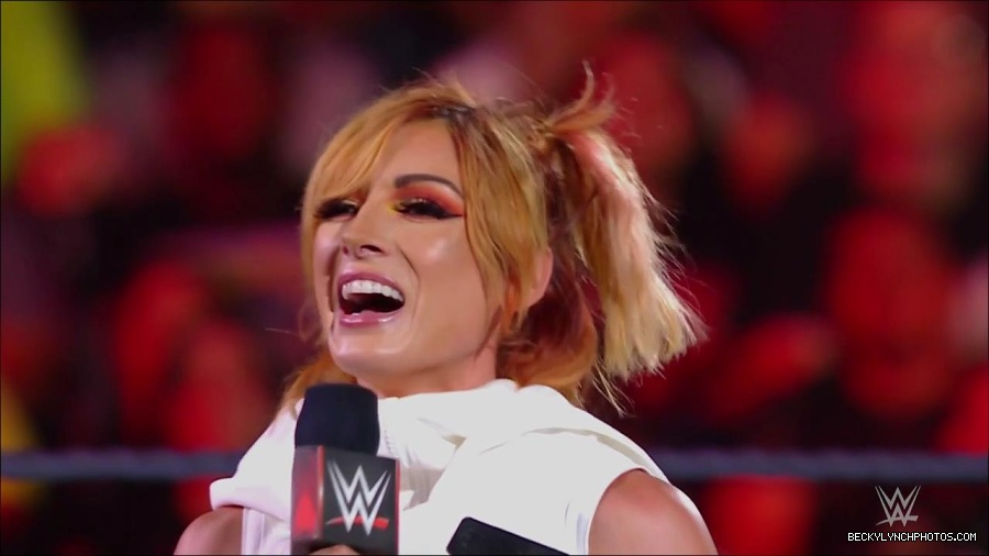 WWE_Monday_Night_RAW_2022_07_18_720p_HDTV_x264-Star_mkv_000591850.jpg