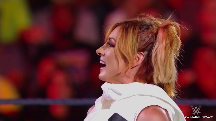 WWE_Monday_Night_RAW_2022_07_18_720p_HDTV_x264-Star_mkv_000593050.jpg