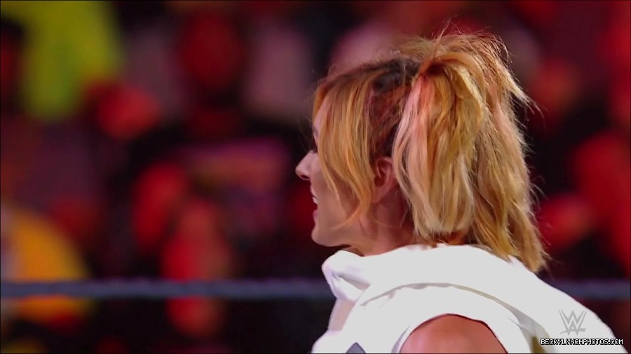 WWE_Monday_Night_RAW_2022_07_18_720p_HDTV_x264-Star_mkv_000593850.jpg