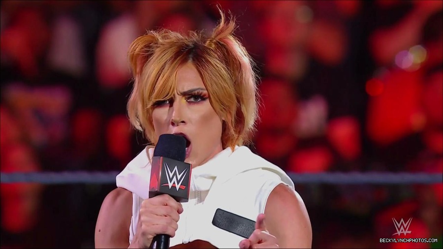 WWE_Monday_Night_RAW_2022_07_18_720p_HDTV_x264-Star_mkv_000600250.jpg
