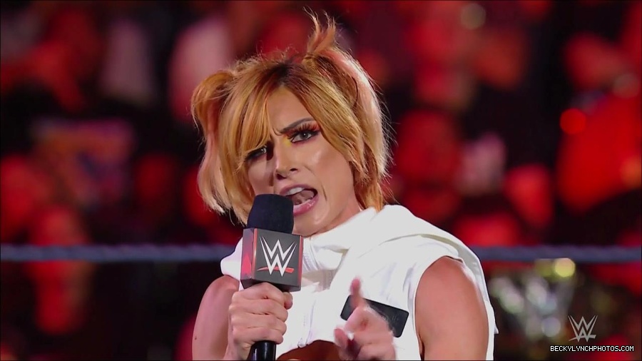 WWE_Monday_Night_RAW_2022_07_18_720p_HDTV_x264-Star_mkv_000601450.jpg