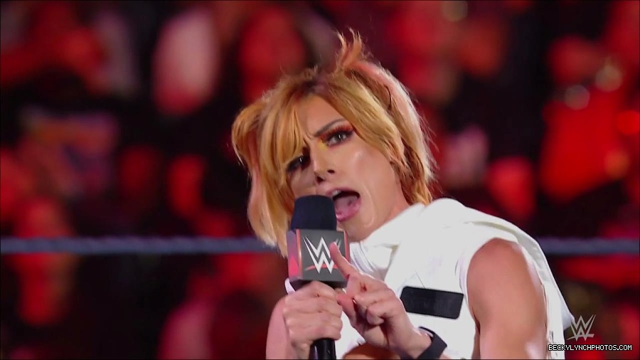 WWE_Monday_Night_RAW_2022_07_18_720p_HDTV_x264-Star_mkv_000602250.jpg