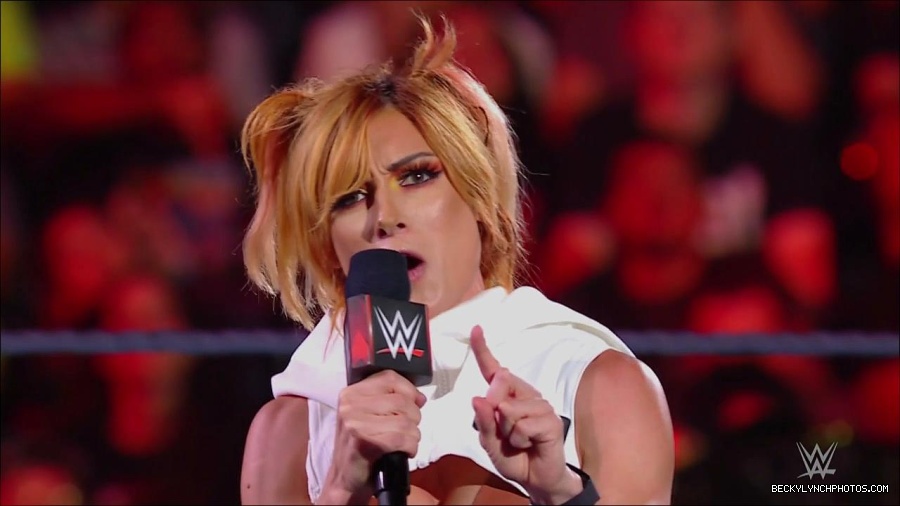 WWE_Monday_Night_RAW_2022_07_18_720p_HDTV_x264-Star_mkv_000603850.jpg