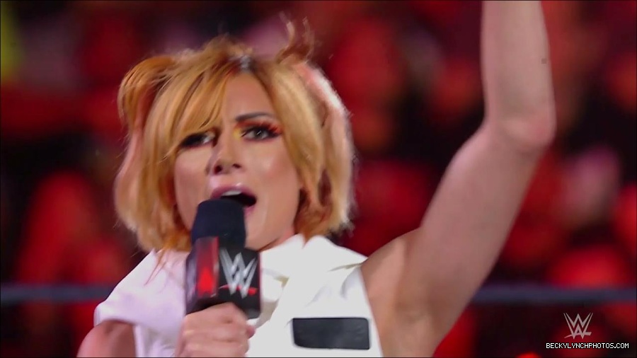 WWE_Monday_Night_RAW_2022_07_18_720p_HDTV_x264-Star_mkv_000607450.jpg