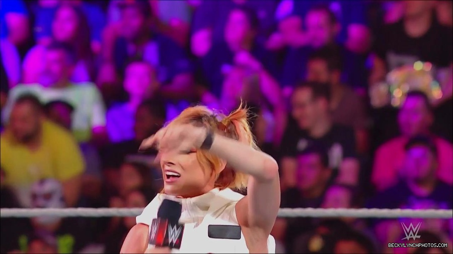 WWE_Monday_Night_RAW_2022_07_18_720p_HDTV_x264-Star_mkv_000611850.jpg