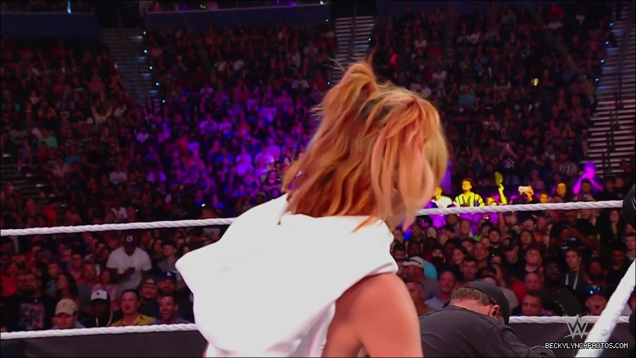 WWE_Monday_Night_RAW_2022_07_18_720p_HDTV_x264-Star_mkv_000613850.jpg