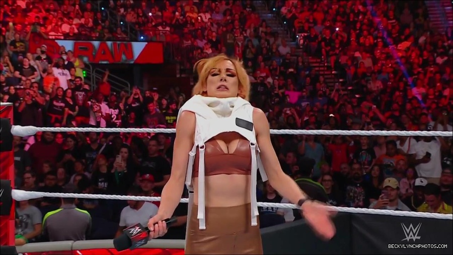 WWE_Monday_Night_RAW_2022_07_18_720p_HDTV_x264-Star_mkv_000633450.jpg