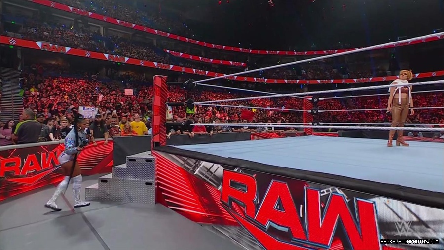 WWE_Monday_Night_RAW_2022_07_18_720p_HDTV_x264-Star_mkv_000641850.jpg