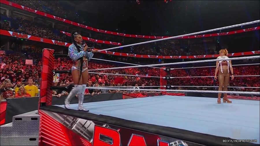 WWE_Monday_Night_RAW_2022_07_18_720p_HDTV_x264-Star_mkv_000645970.jpg