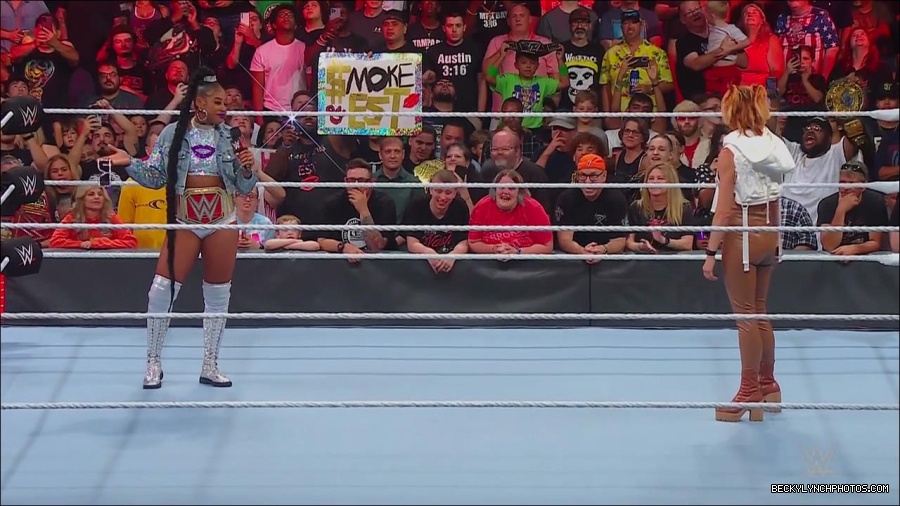 WWE_Monday_Night_RAW_2022_07_18_720p_HDTV_x264-Star_mkv_000653970.jpg