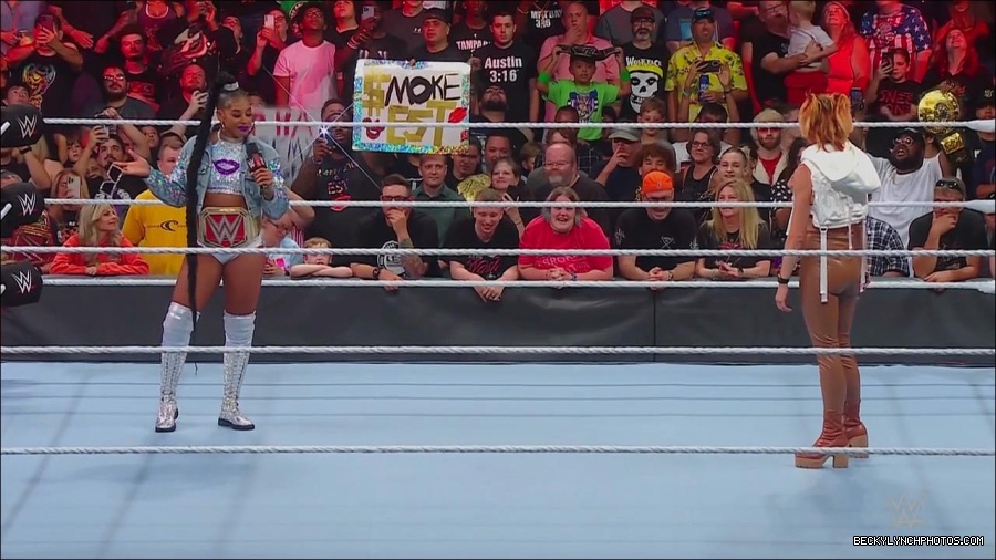 WWE_Monday_Night_RAW_2022_07_18_720p_HDTV_x264-Star_mkv_000654370.jpg