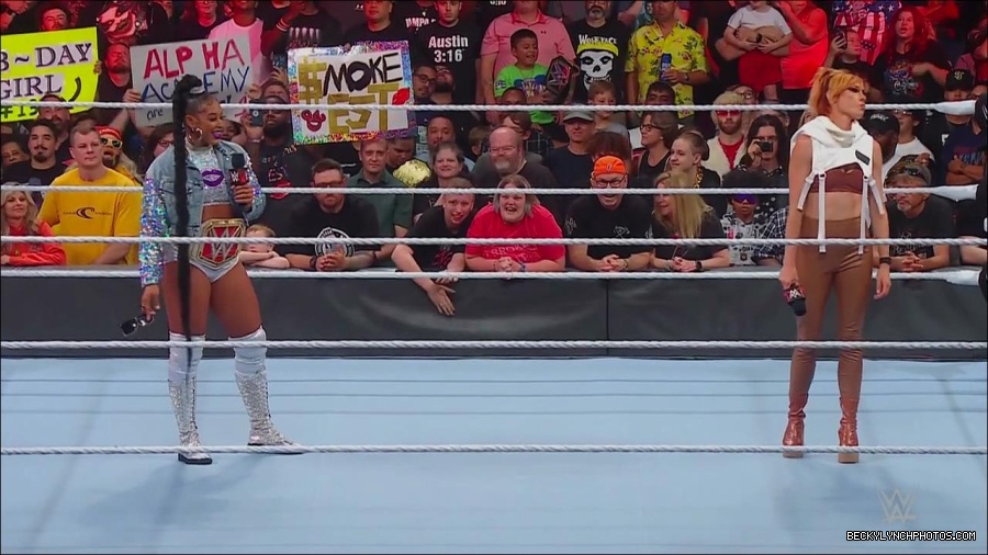 WWE_Monday_Night_RAW_2022_07_18_720p_HDTV_x264-Star_mkv_000660770.jpg