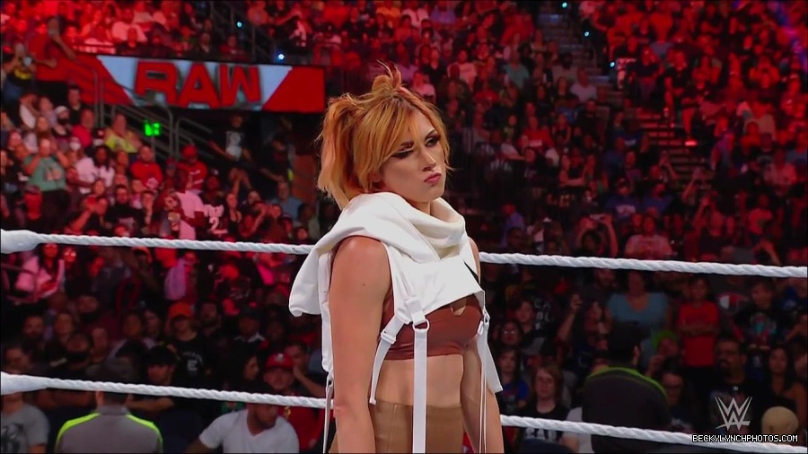 WWE_Monday_Night_RAW_2022_07_18_720p_HDTV_x264-Star_mkv_000667970.jpg