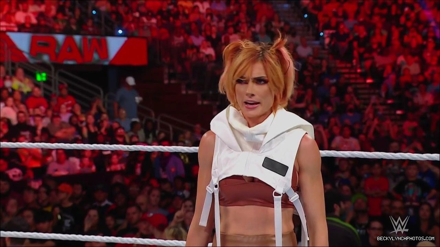 WWE_Monday_Night_RAW_2022_07_18_720p_HDTV_x264-Star_mkv_000679570.jpg