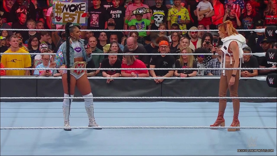 WWE_Monday_Night_RAW_2022_07_18_720p_HDTV_x264-Star_mkv_000681570.jpg