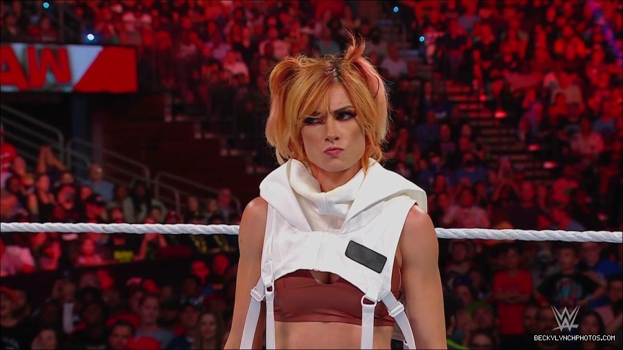 WWE_Monday_Night_RAW_2022_07_18_720p_HDTV_x264-Star_mkv_000688370.jpg