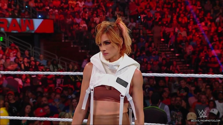 WWE_Monday_Night_RAW_2022_07_18_720p_HDTV_x264-Star_mkv_000718370.jpg
