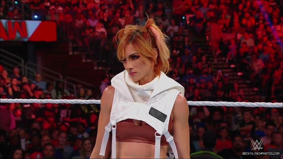 WWE_Monday_Night_RAW_2022_07_18_720p_HDTV_x264-Star_mkv_000719570.jpg