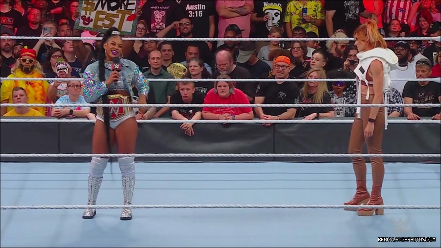 WWE_Monday_Night_RAW_2022_07_18_720p_HDTV_x264-Star_mkv_000725970.jpg