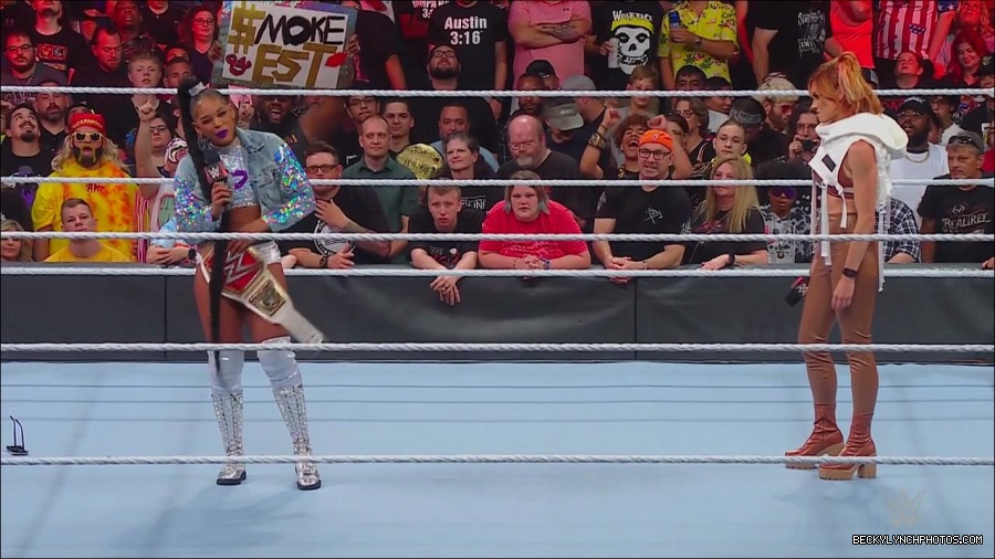 WWE_Monday_Night_RAW_2022_07_18_720p_HDTV_x264-Star_mkv_000727570.jpg