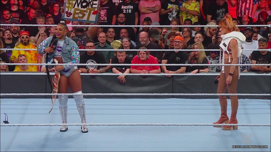 WWE_Monday_Night_RAW_2022_07_18_720p_HDTV_x264-Star_mkv_000729170.jpg