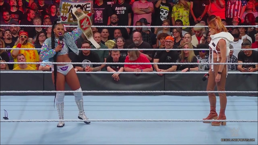 WWE_Monday_Night_RAW_2022_07_18_720p_HDTV_x264-Star_mkv_000730370.jpg