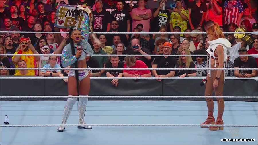 WWE_Monday_Night_RAW_2022_07_18_720p_HDTV_x264-Star_mkv_000731170.jpg