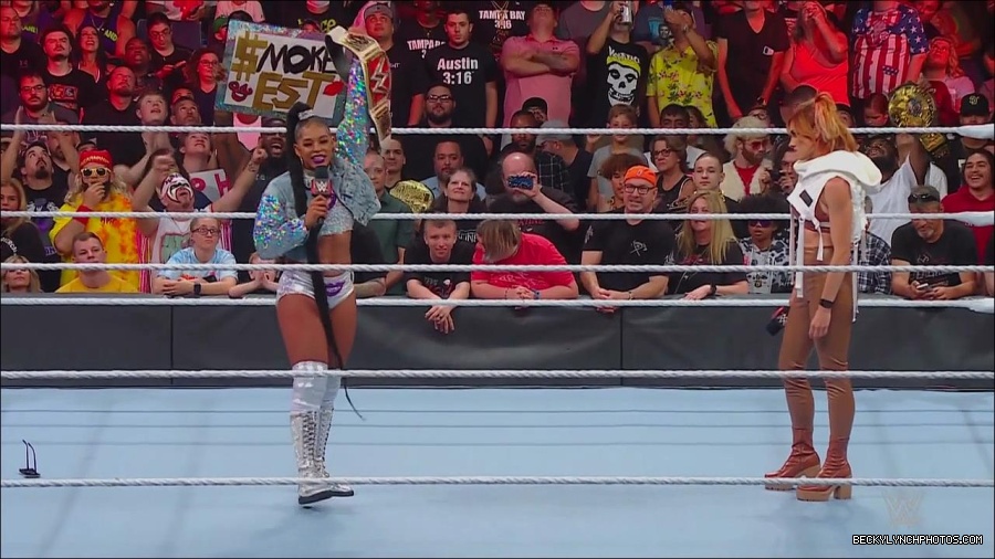 WWE_Monday_Night_RAW_2022_07_18_720p_HDTV_x264-Star_mkv_000731570.jpg