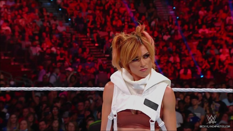 WWE_Monday_Night_RAW_2022_07_18_720p_HDTV_x264-Star_mkv_000733570.jpg