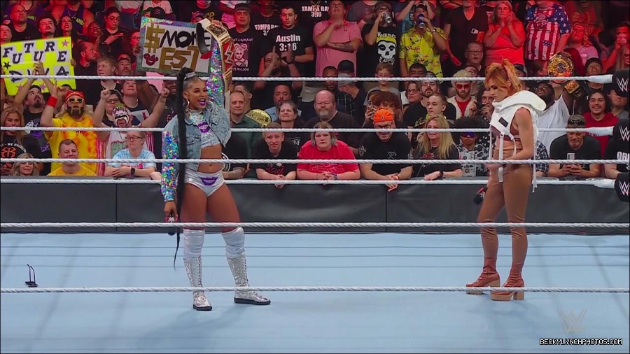WWE_Monday_Night_RAW_2022_07_18_720p_HDTV_x264-Star_mkv_000736770.jpg