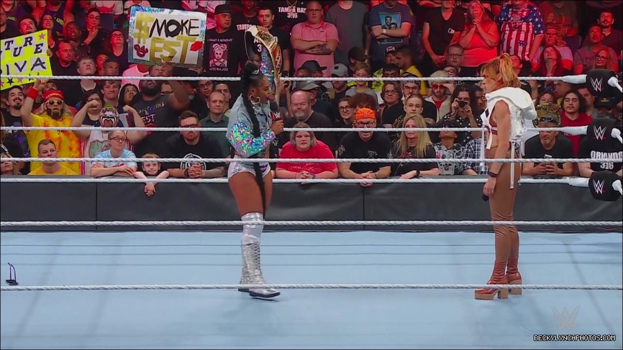 WWE_Monday_Night_RAW_2022_07_18_720p_HDTV_x264-Star_mkv_000747970.jpg