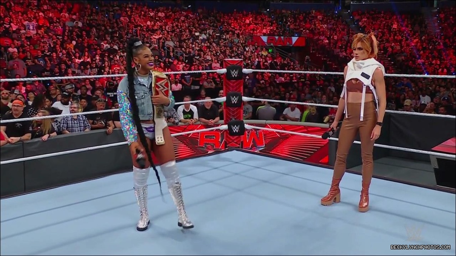 WWE_Monday_Night_RAW_2022_07_18_720p_HDTV_x264-Star_mkv_000771570.jpg