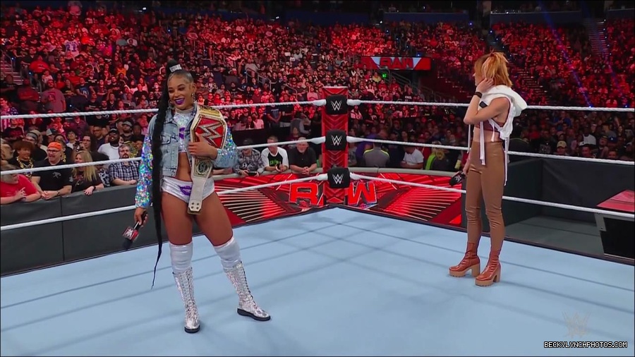 WWE_Monday_Night_RAW_2022_07_18_720p_HDTV_x264-Star_mkv_000782370.jpg