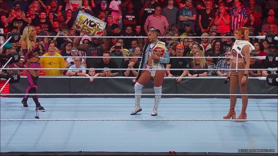 WWE_Monday_Night_RAW_2022_07_18_720p_HDTV_x264-Star_mkv_000798370.jpg