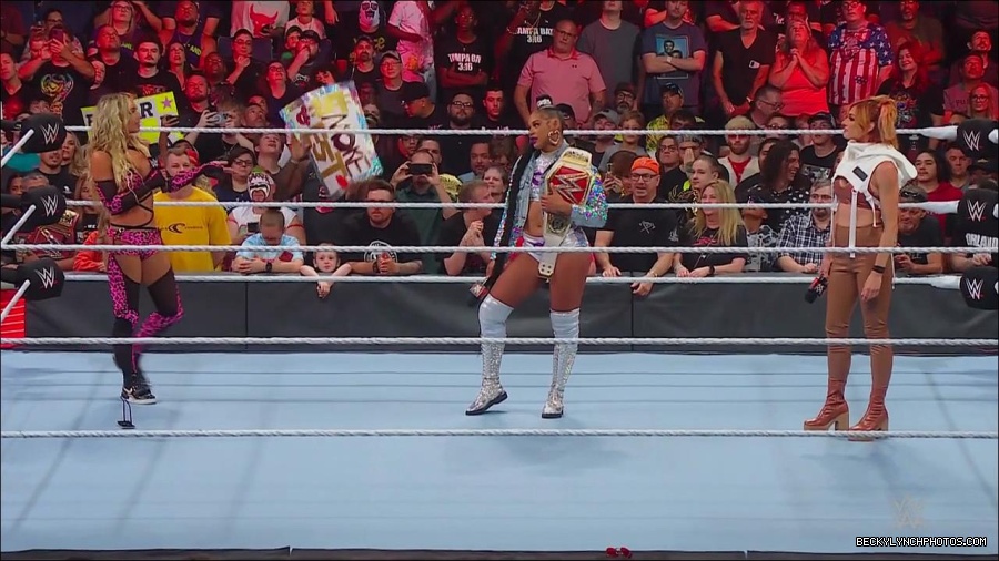 WWE_Monday_Night_RAW_2022_07_18_720p_HDTV_x264-Star_mkv_000798770.jpg