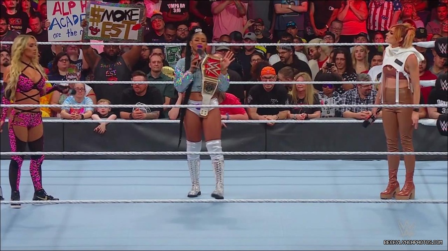 WWE_Monday_Night_RAW_2022_07_18_720p_HDTV_x264-Star_mkv_000835970.jpg