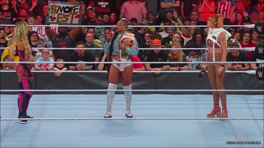 WWE_Monday_Night_RAW_2022_07_18_720p_HDTV_x264-Star_mkv_000839170.jpg