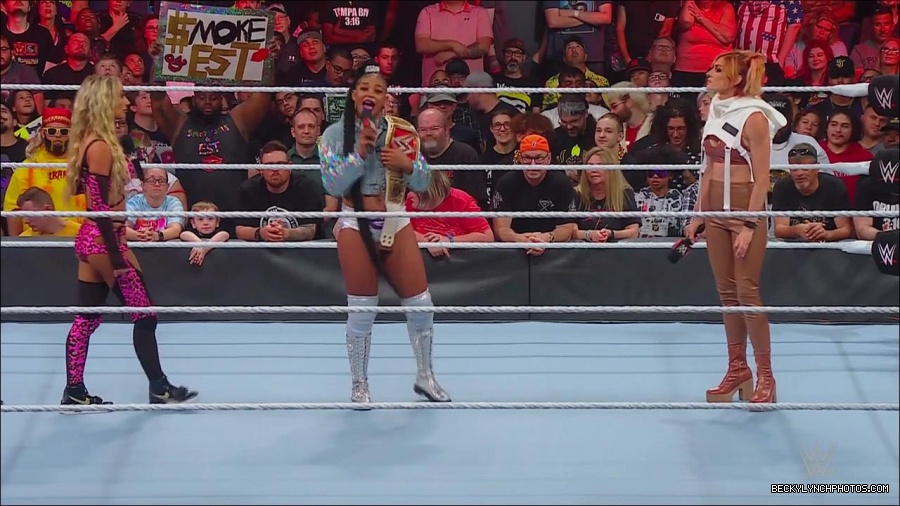 WWE_Monday_Night_RAW_2022_07_18_720p_HDTV_x264-Star_mkv_000839970.jpg