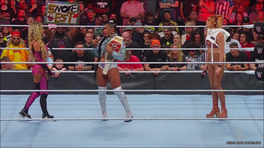 WWE_Monday_Night_RAW_2022_07_18_720p_HDTV_x264-Star_mkv_000840370.jpg