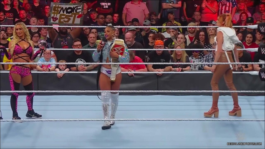 WWE_Monday_Night_RAW_2022_07_18_720p_HDTV_x264-Star_mkv_000842770.jpg